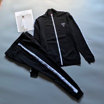 ������� �������� ������ GUESS, ��� ��������� ���� � ���