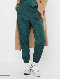 GAP GapFit Lustre Windbreaker Jogger Color: tropic green