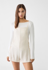 stradivarius Fließende kurze Latzhose mit Leinen